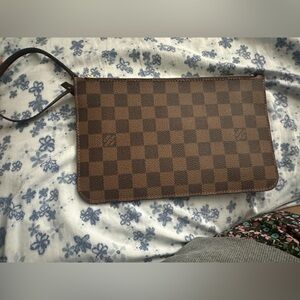 🎈SOLD🎈New Louis Vuitton Neverfull pouch